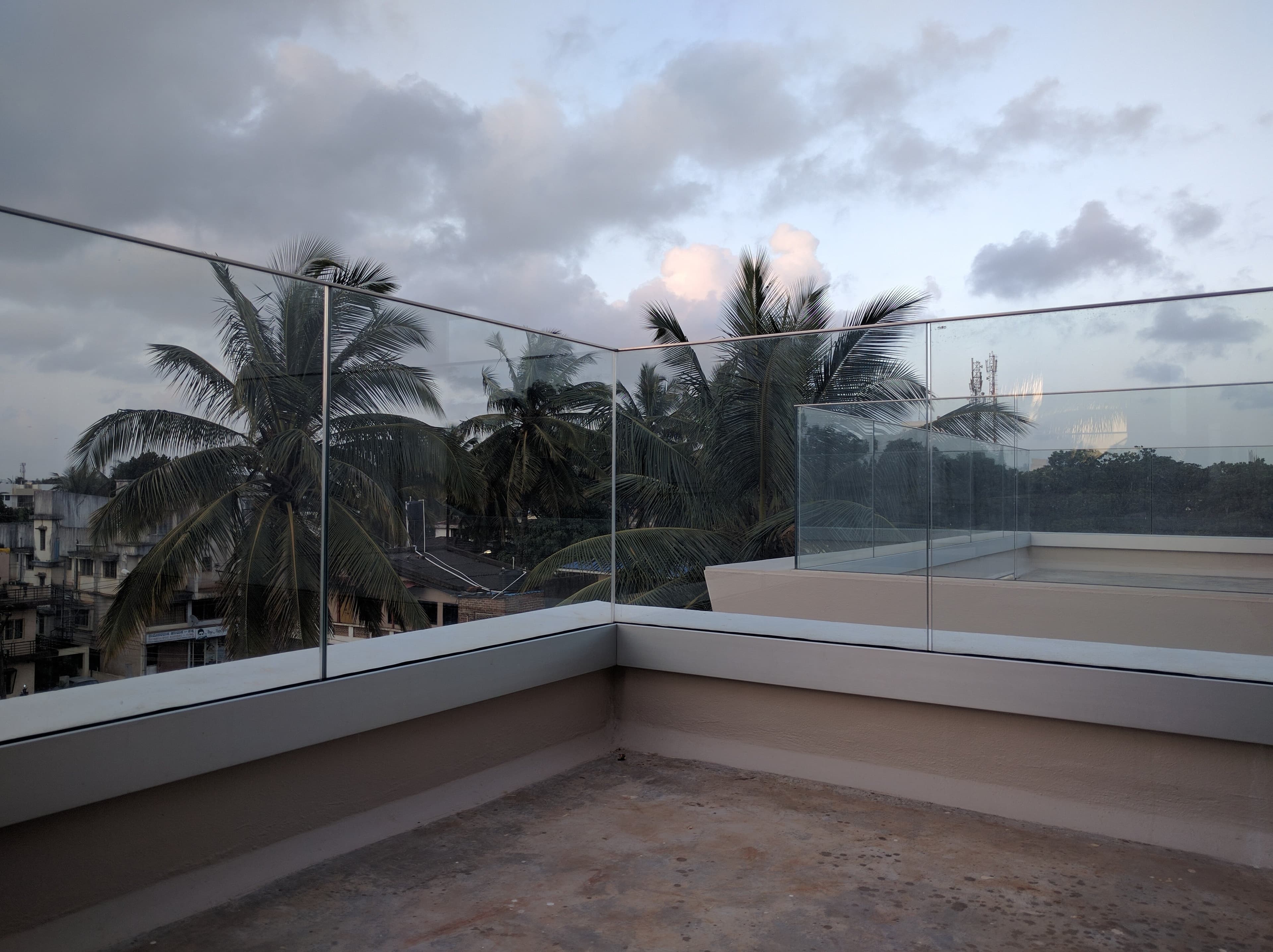 Premium Penthouse Terrace Glass Railing: Unmatched Elegance and Clear Views 